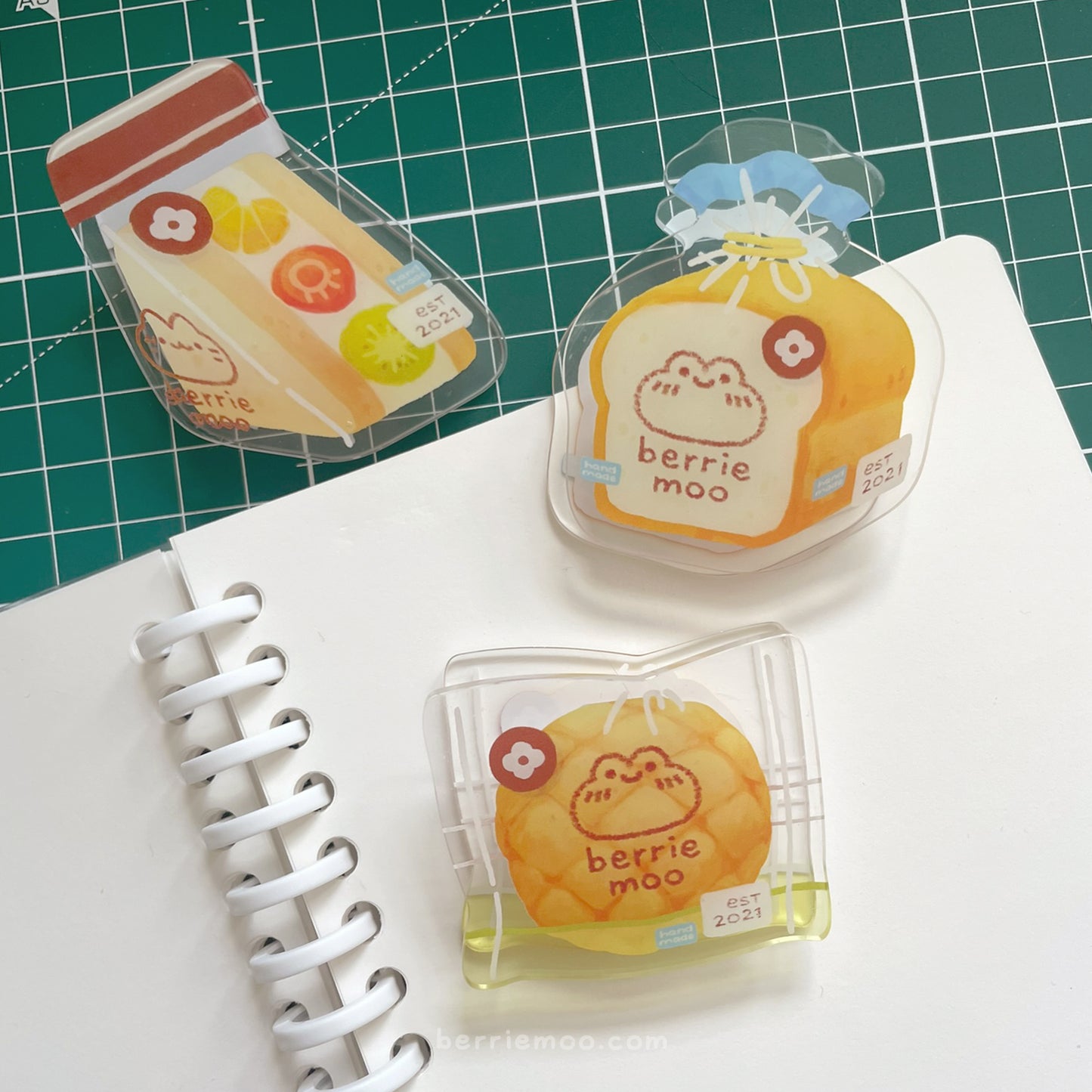 Konbini Breads - Acrylic Clips