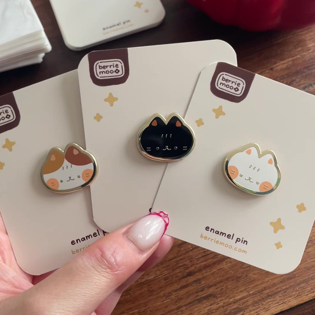 Mini Catto - Enamel Pins