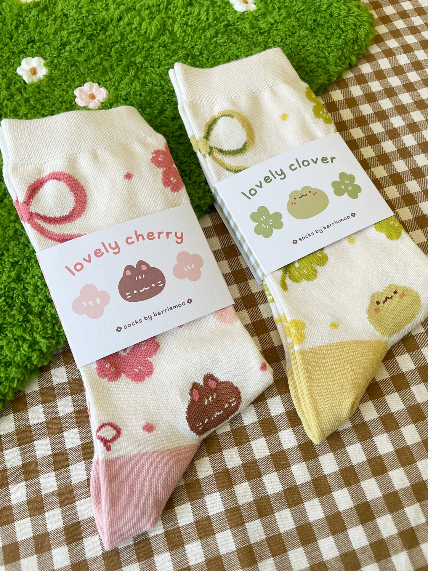 Lovely Clover - Socks